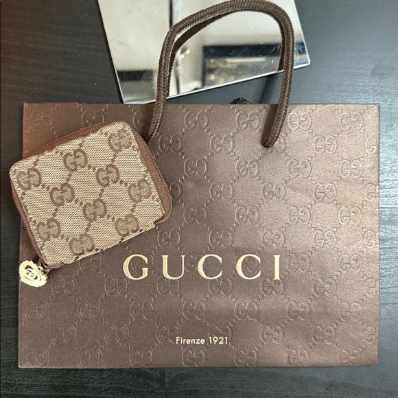 Gucci Handbags - Gucci Zip Coin Wallet with COA, dust bag and paper shopping bag